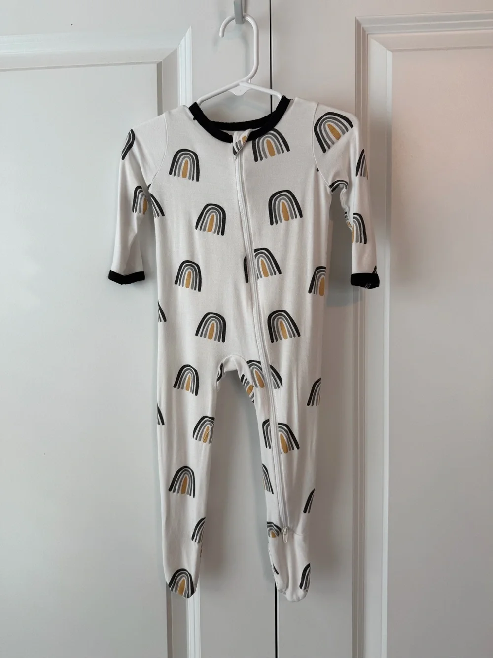 Kyte Baby Zippered Footie Metallic Rainbow Size 6-12 Months